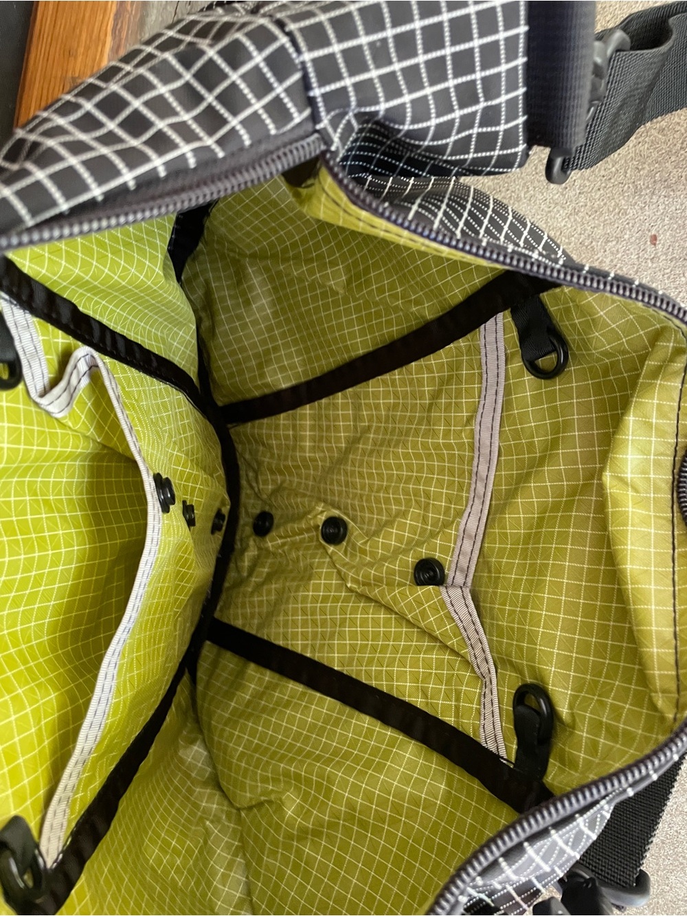 Tom Bihn parental unit diaper bag - Picture 3 of 4